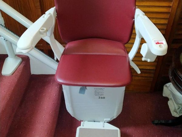 Used  like NEW STANNAH STAIRLIFT