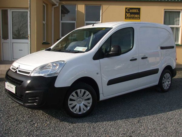 JUST LIKE A NEW VAN -  3 Seats 1.6 Hdi. 1 Owner