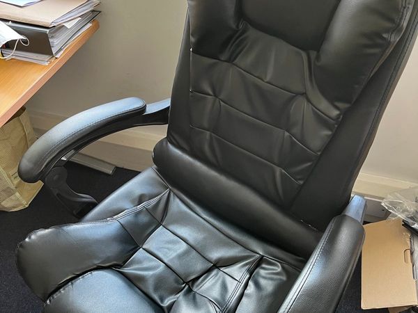 2 Office Chairs - 60€ each =  €100 for 2 (Leather)