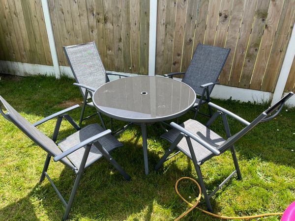 Garden Table And Chairs For In, Small Patio Table And Chairs Under 100