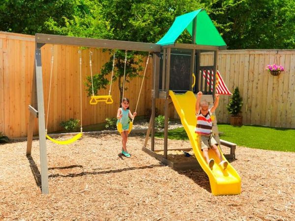 Kidkraft newport store meadow playset