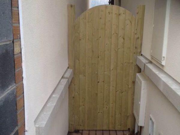 Side Gates Supplied and  fitted from €170