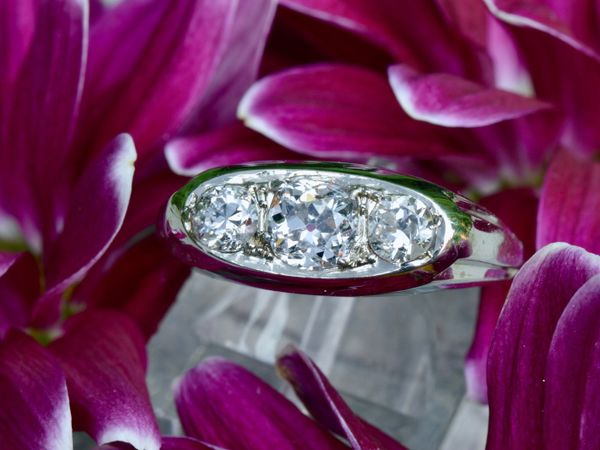 Art Deco 3 Stone Trilogy Diamond Ring - 18ct white