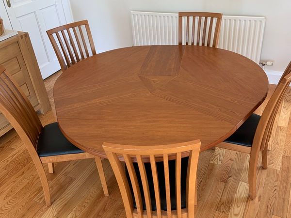 Skovby Table and Chairs in Good Condition
