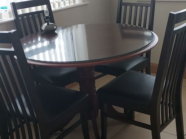 Kitchen table and chairs 4
