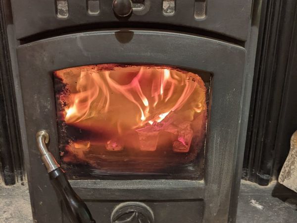 Solid fuel stove