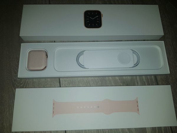 New Apple Watch Series 6 - Pink Sand