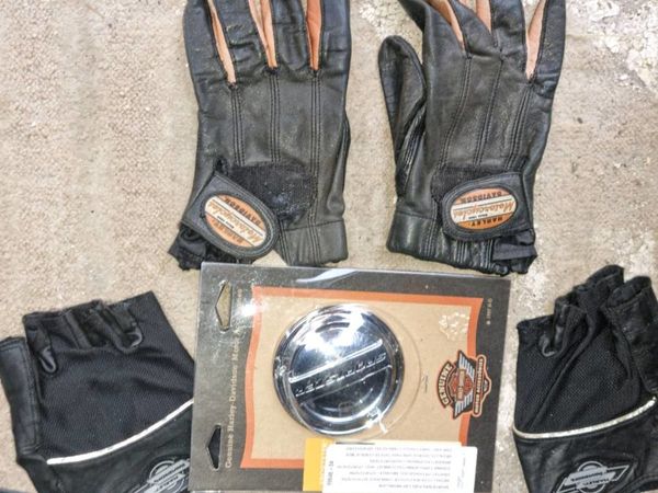 Harley davidson gloves and petrol cap