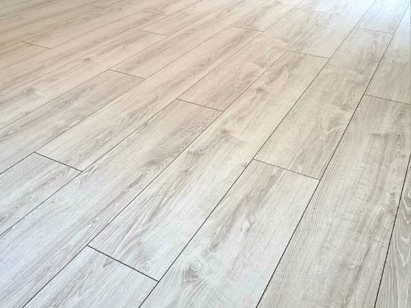 Timber floor fitter