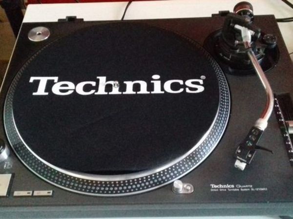 Technic turntables  wanted