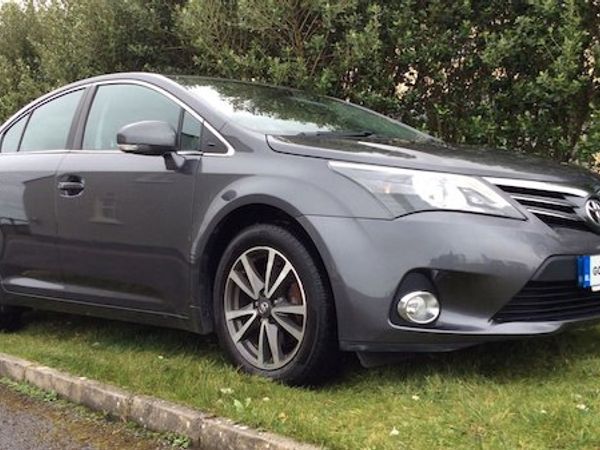 Toyota Avensis Saloon, Diesel, 2014, Grey