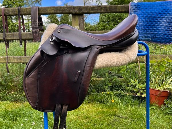 Berney Bros 17.5” eventing saddle