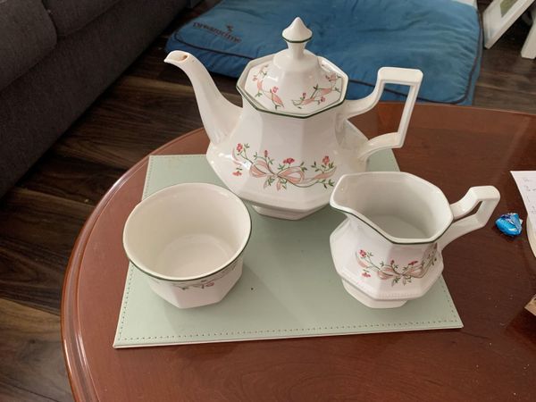 Teapot, sugarbowl, milk jug- Eternal Beau design