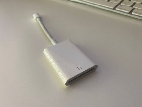Apple Lightning to SD Card Camera Reader