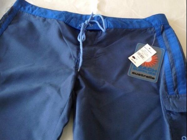 Ladies BNWT shorts size 10 €15