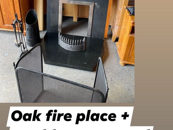 Fire place + accessories €300 lot