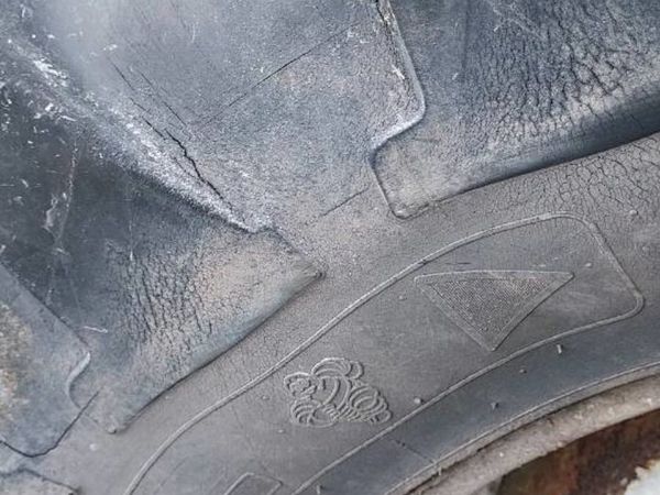 16.9 r 28,  420 70 28  tractor tyres