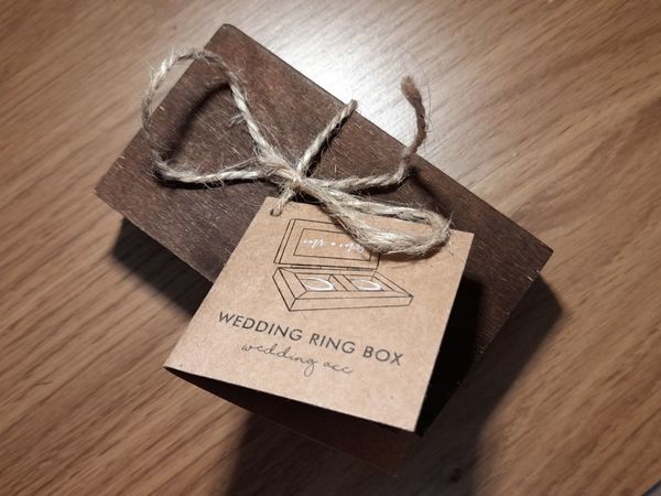 Wedding rings wooden box