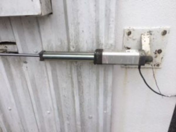 Motorised arm for electric gate. BFT.