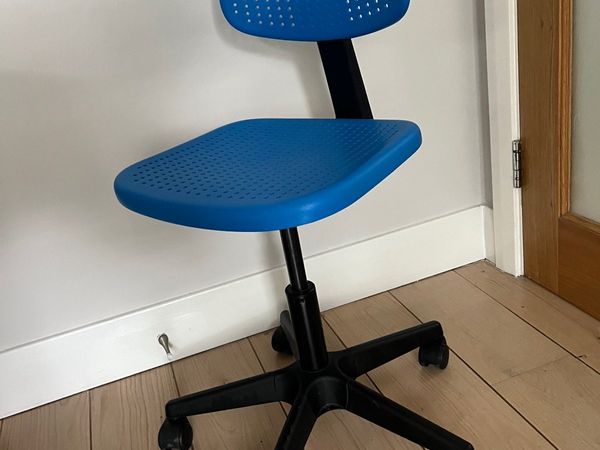 IKEA kids desk chair