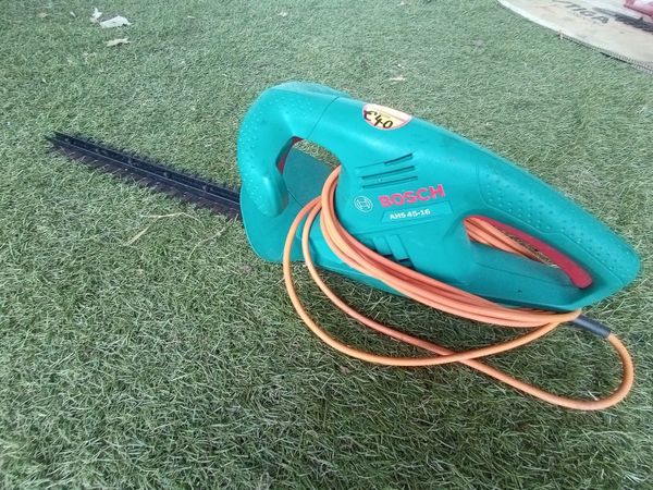 BOSCH ELECTRIC HEDGETRIMMER FOR SALE !!!