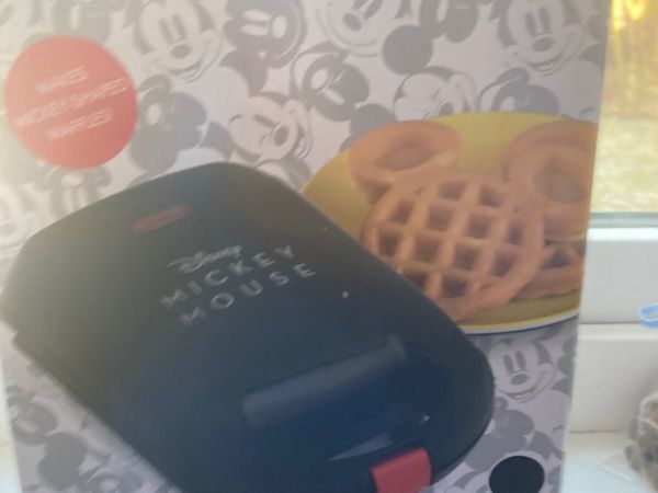 Mickey Mouse waffle / pancake maker