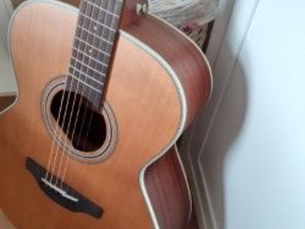 TAKAMINE GN-20 ACOUSTIC GUITAR