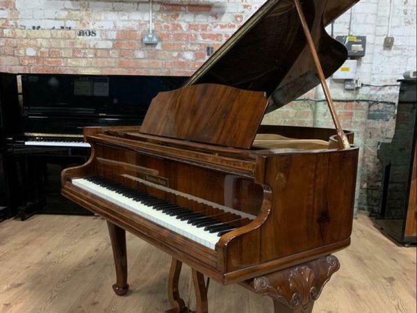 Monington &Weston 4.6ft Baby Grand Piano Case|Belfast Pianos|| Walnut ||