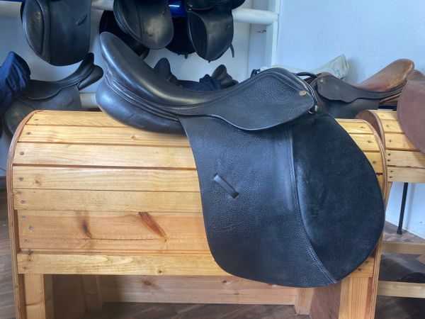 Premier french black leather saddle