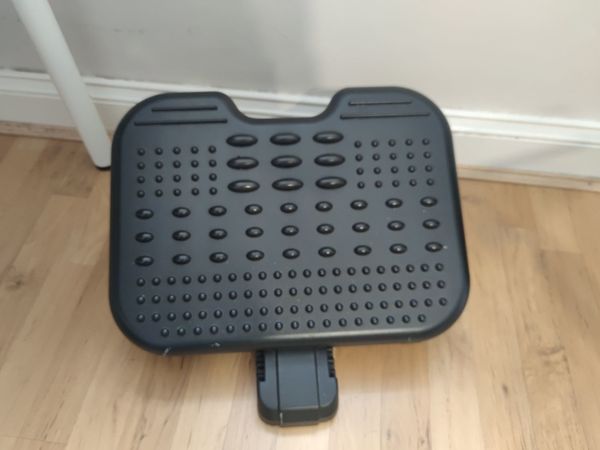 Footrest with Adjustable Heights