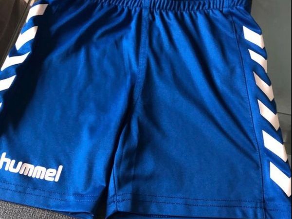 Boys new Hummel shorts age 6/8 yrs €5