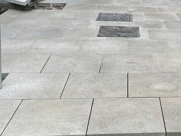 Granite paving slabs 600 x 600 x 65mm thick