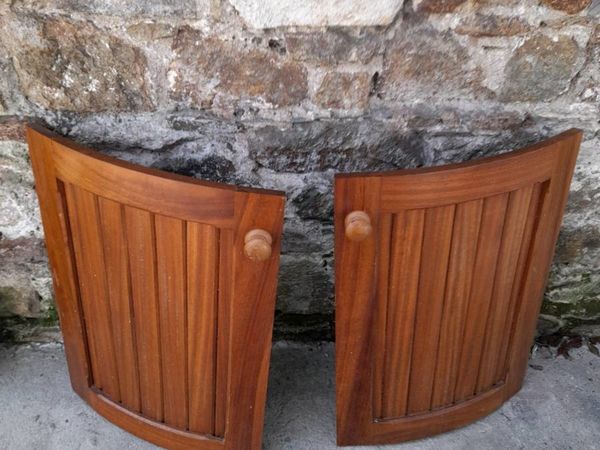 Curved doors