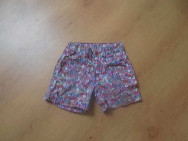 H&M floral Shorts 4-5 years