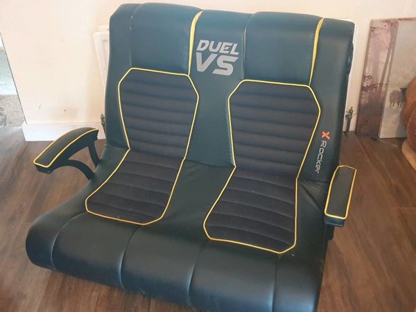Gaming chair with built in speakers