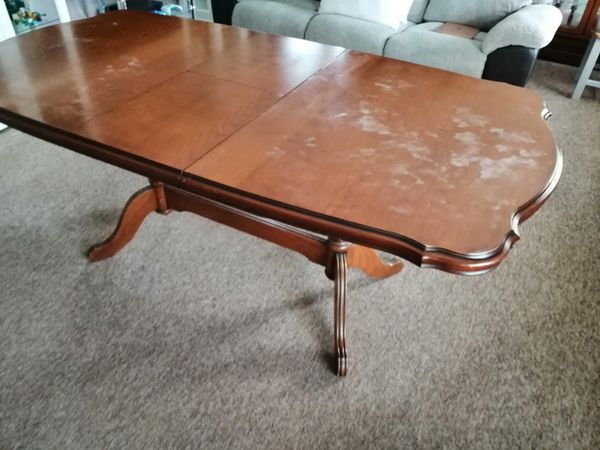 Extending Dining Kitchen Table €100