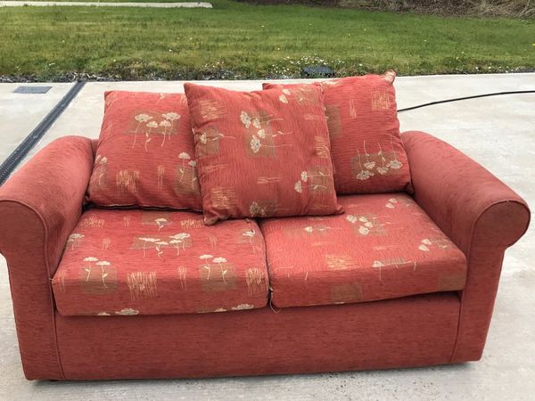 FREE FURNITURE SET - 3 PIECE COUCH+TABLE