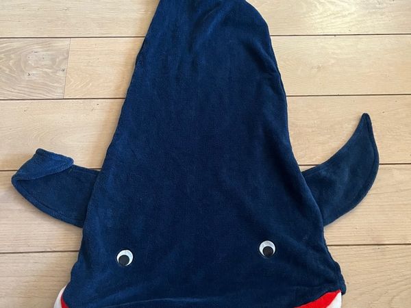 Kids shark blanket