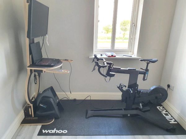 Wahoo KickrBike complete package with TV stand