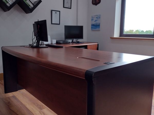 Executive office desk
