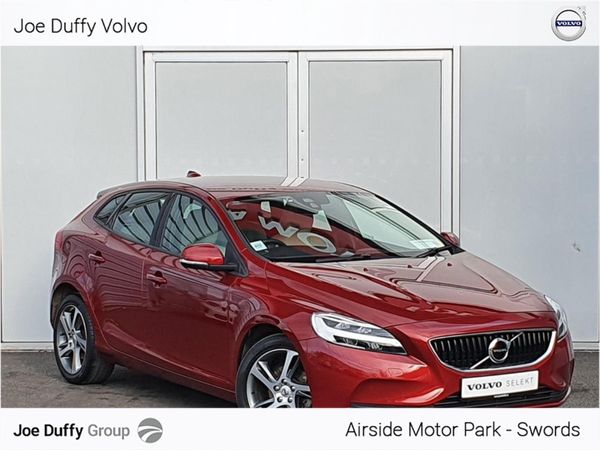 Volvo V40 Hatchback, Diesel, 2018, Red