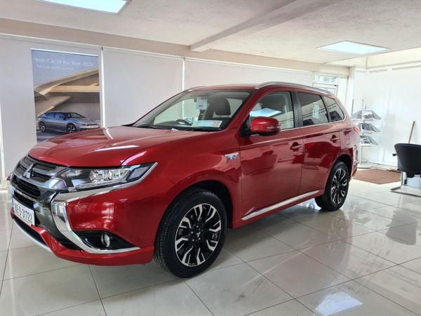 Mitsubishi Outlander SUV, Petrol Plug-in Hybrid, 2016, Red