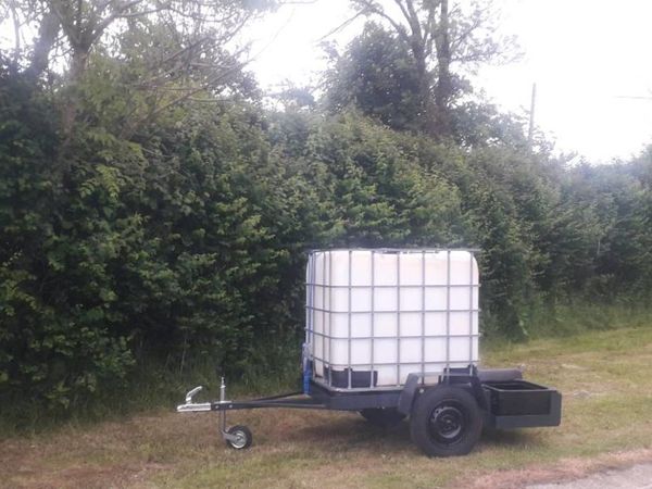 New water tank trailer.
