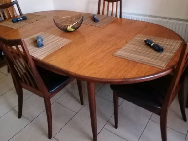 G plan dining table and chairs