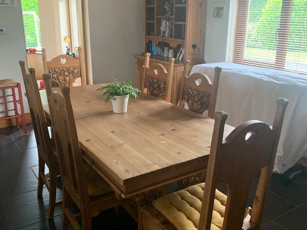 Table, 6 chairs & Matching Dresser - price drop