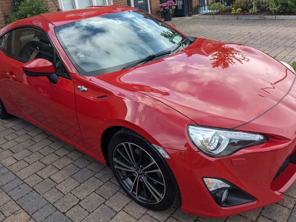 Toyota GT86 Coupe, Petrol, 2014, Red