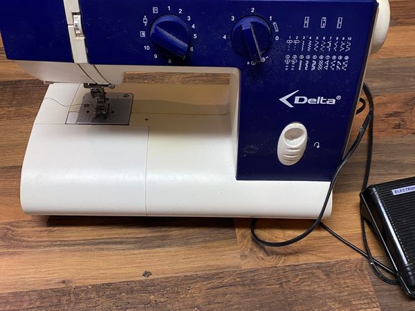 Sewing machine for sale in Galway for €20 on DoneDeal