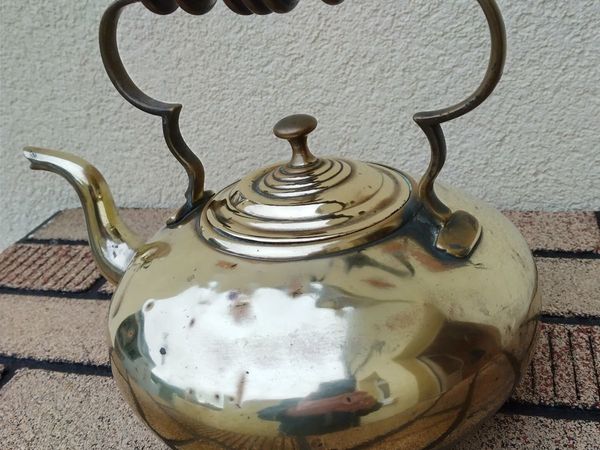 1780's Dutch brass teapot