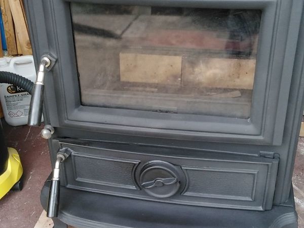 Olymberl stove heats 21 kw very good condition black