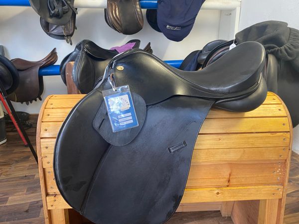 New black leather general purpose saddle